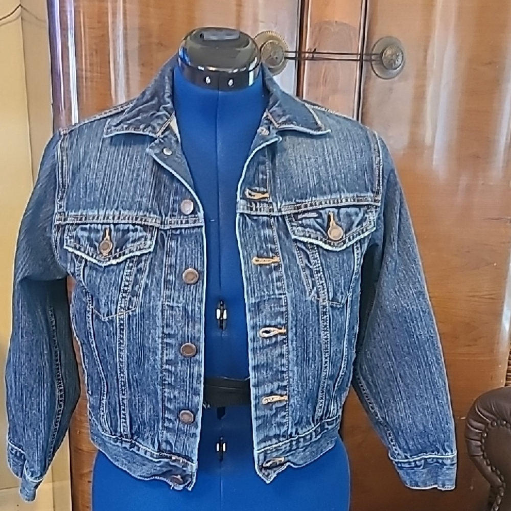 Levi StraussWomens Sz S.(6/7) Denim TruckerJacket.(#1568) 100%cotton.